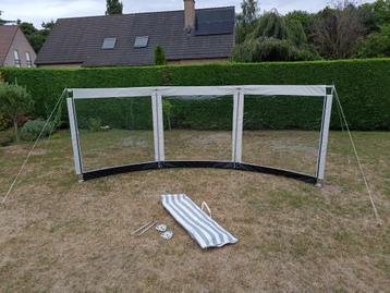 Gebogen windscherm ESVO Mistral 395 met 3 ramen beschikbaar voor biedingen