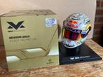 Max Verstappen 1:4 helm 2022 Seizoenshelm Red Bull RB18, Ophalen of Verzenden, Nieuw, Formule 1
