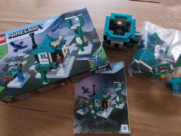 Lego Minecraft 21173 De luchttoren beschikbaar voor biedingen