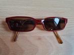 Zonnebril met rood montuur - Chanel, Handtassen en Accessoires, Zonnebrillen en Brillen | Dames, Overige merken, Gebruikt, Ophalen of Verzenden