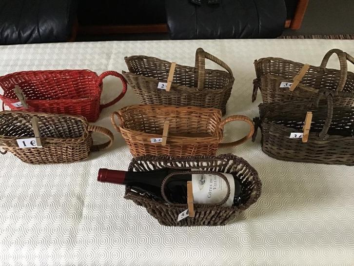 7 mooie wijn mandjes, Huis en Inrichting, Woonaccessoires | Schalen en Manden, Zo goed als nieuw, Ophalen of Verzenden