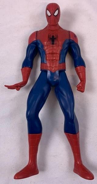 Marvel Ultimate Spiderman Titan Hero Tech Hasbro 30cm figuur, Kinderen en Baby's, Speelgoed | Actiefiguren, Zo goed als nieuw