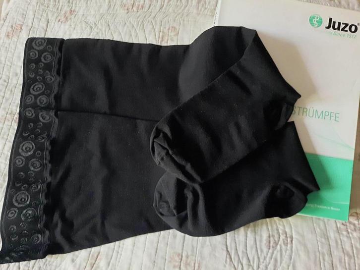 Bas de contention / bas cuisse Juzo Attractive (S), Vêtements | Femmes, Chaussettes & Bas, Neuf, Bas Stay-up, Noir, Enlèvement ou Envoi