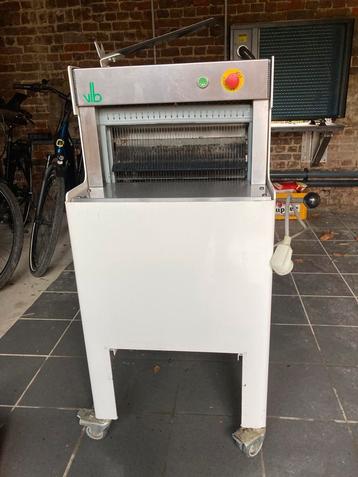 VLB broodsnijmachine automatisch  beschikbaar voor biedingen