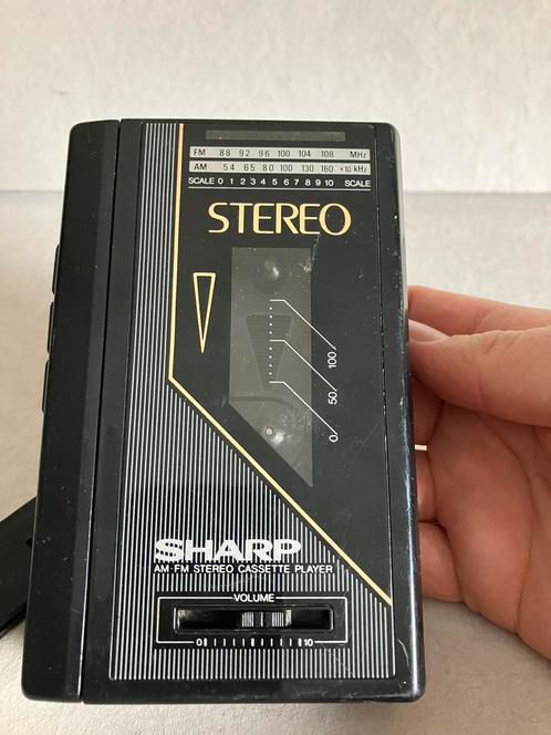 Walkman, Sharp JC-126H radio cassette speler werkend!, Audio, Tv en Foto, Walkmans, Discmans en Minidiscspelers, Walkman, Ophalen of Verzenden