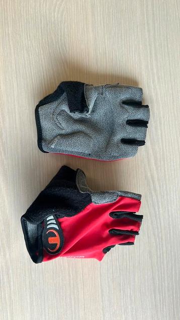Fietshandschoenen zomer beschikbaar voor biedingen