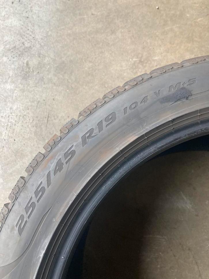 Winterbanden tesla 255/45/19 en 285/40/19, Auto-onderdelen, Banden en Velgen, Winterbanden, Ophalen