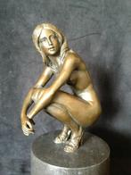 Bronzen naakte hurkende dame erotisch. Claude zuiver brons, Antiek en Kunst, Ophalen of Verzenden