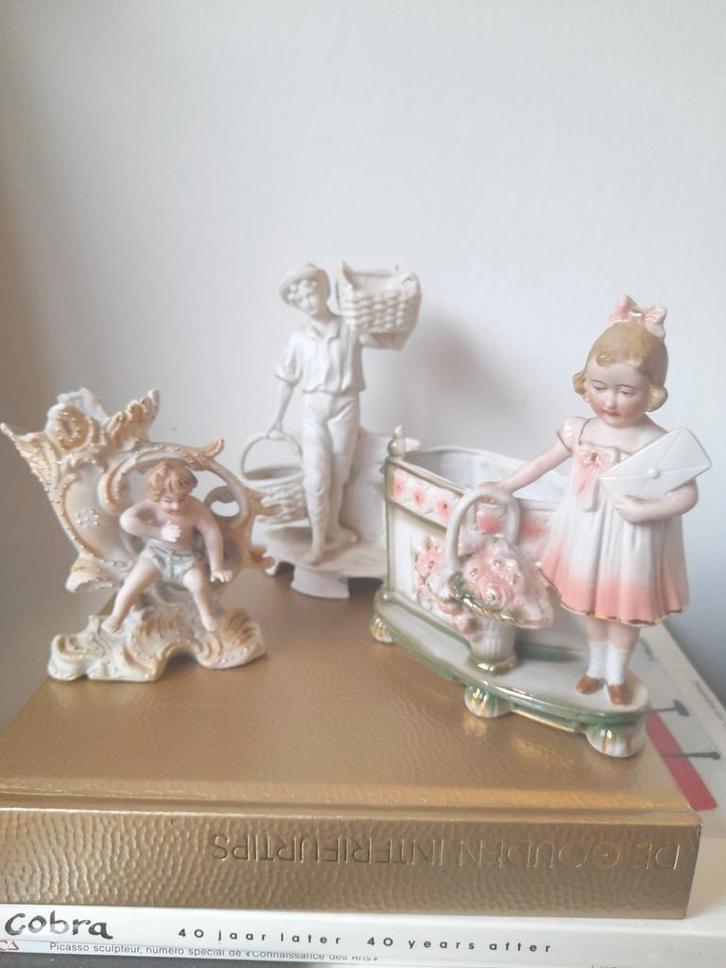 Figurines victoriennes en porcelaine biscuitée, fin des anné, Collections, Statues & Figurines, Enlèvement ou Envoi