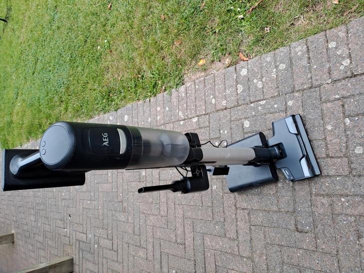 Aeg steelstofzuiger ultimate 8000, Elektronische apparatuur, Stofzuigers, Zo goed als nieuw, Ophalen
