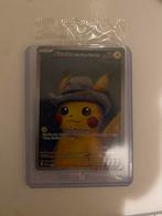 Pokemon Pikachu with grey felt hat, Hobby en Vrije tijd, Verzamelkaartspellen | Pokémon, Ophalen of Verzenden, Nieuw