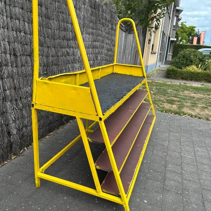 Trap werkplatform op wielen 75cm hoog, Doe-het-zelf en Bouw, Ladders en Trappen, Trap, Ophalen of Verzenden