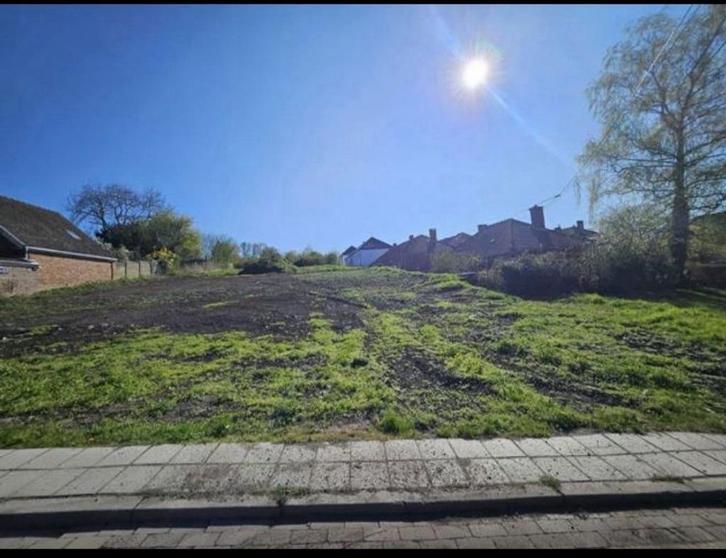 Terrain à batir avec permis pour 3 maisons : 19ares58, Immo, Terrains & Terrains à bâtir