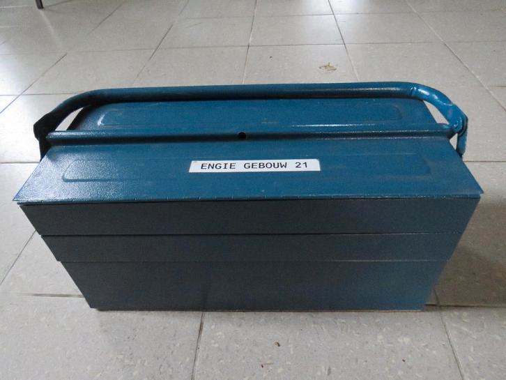 Metalen gereedschapskist met inhoud, Doe-het-zelf en Bouw, Gereedschapskisten, Gebruikt, Ophalen of Verzenden