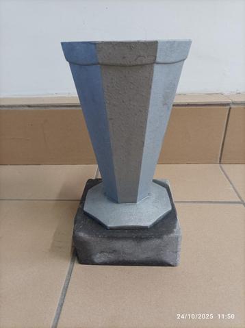 VAAS EN WIT MARMEREN KLEINE STENEN VOOR BEGRAAFPLAATS beschikbaar voor biedingen