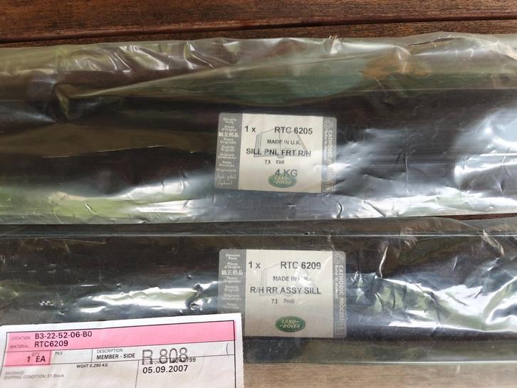 Defender dorpels Rechts RTC6205 + RTC6209, Auto-onderdelen, Carrosserie, Spatbord, Rover, Land Rover, Voor, Achter, Rechts, Nieuw