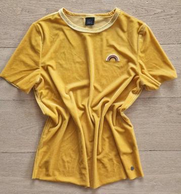 Ribfluwelen Tshirt beschikbaar voor biedingen