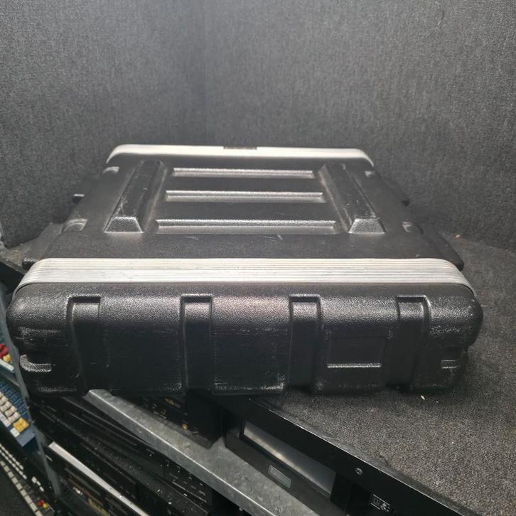 FLIGHTCASE 19 pouces 2 HE en bon état, Musique & Instruments, Boîtiers & Valises, Comme neuf, Flight case, Enlèvement ou Envoi