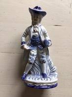 Porcelein beeldje ‘koloniale dandy’, Antiek en Kunst, Antiek | Porselein, Ophalen of Verzenden