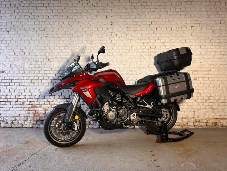 Benelli TRK 502 (A2), Motos, Motoren | Benelli, Particulier, Tourisme, 12 à 35 kW, 2 cylindres, Permis Moto A2 minimum, ABS, Éclairage LED