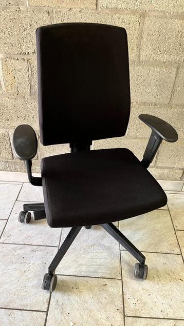 Ergonomische bureaustoel(en) beschikbaar voor biedingen