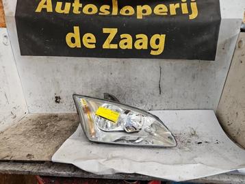 Koplamp rechts van een Ford Focus beschikbaar voor biedingen