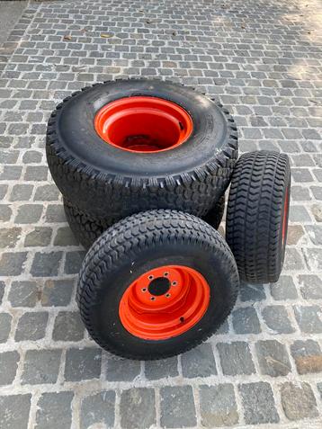 Kubota Grasbanden Gazonbanden set beschikbaar voor biedingen