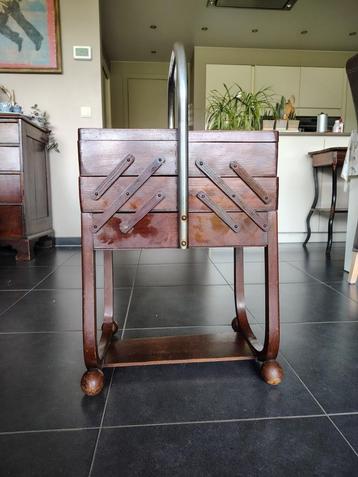 Authentieke Art Deco Torck naaikast  beschikbaar voor biedingen