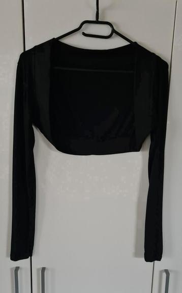 Zwart bolerootje in zachte, fijne stof beschikbaar voor biedingen