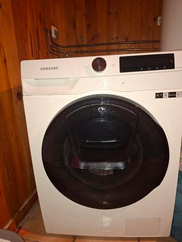 2-in-1 wasmachine en droger beschikbaar voor biedingen