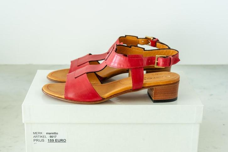 Chaussures, marque Maretto, taille 36, NEUVES, Vêtements | Femmes, Chaussures, Neuf, Sandales et Mûles, Rouge, Envoi