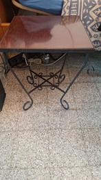 Bijzettafeltje met gietijzeren onderstel, Minder dan 55 cm, Gebruikt, Metaal of Aluminium, Klassiek