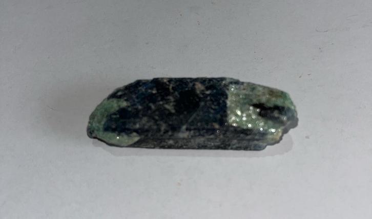 Kyaniet - 19gram - 50mm x 18mm x 14mm, Handtassen en Accessoires, Edelstenen, Nieuw, Ophalen of Verzenden