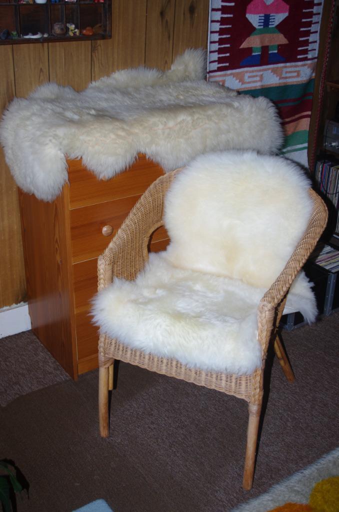 GEZOCHT: schapenvacht Ikea (2 stuks), Huis en Inrichting, Woonaccessoires | Plaids en Woondekens, Ophalen of Verzenden