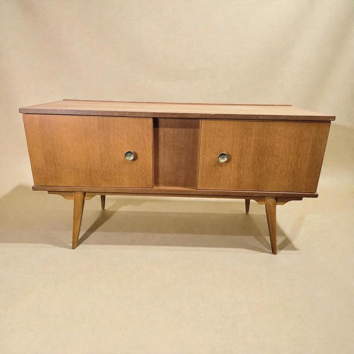 vintage houten  tv meubel / lowboard / lage kast, Kinderen en Baby's, Kinderkamer | Commodes en Kasten, Zo goed als nieuw, Kast
