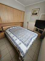 Slaapkamer met kingsize bed, Huis en Inrichting, Slaapkamer | Bedden, Ophalen, Zo goed als nieuw, Tweepersoons