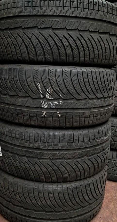 2454018 245/40/18 245/40R18 hiver Michelin, Autos : Pièces & Accessoires, Autres pièces automobiles, Enlèvement
