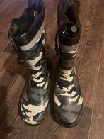 Regenlaars, Motoren, Ophalen