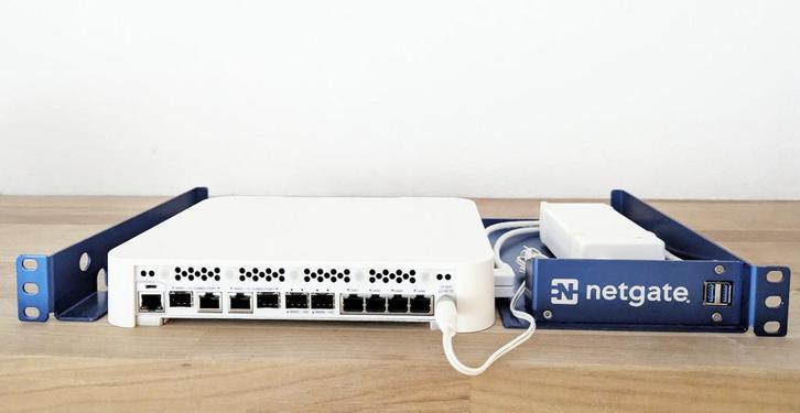 Netgate pfSense 6100 MAX incl. rack mount kit (met garantie), Computers en Software, Accesspoints, Zo goed als nieuw, Ophalen