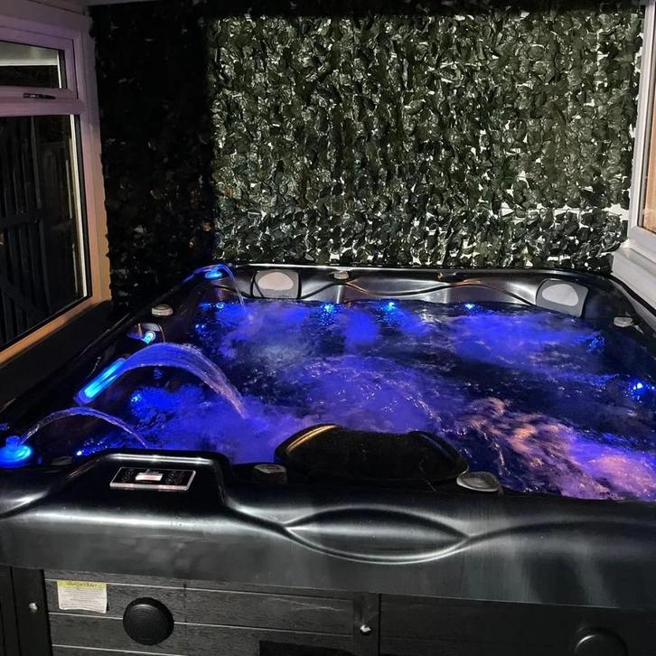 Koop een NIEUWE jacuzzi om thuis van vakantie🌴 te genieten:, Tuin en Terras, Bielzen en Borduren, Nieuw, Ophalen