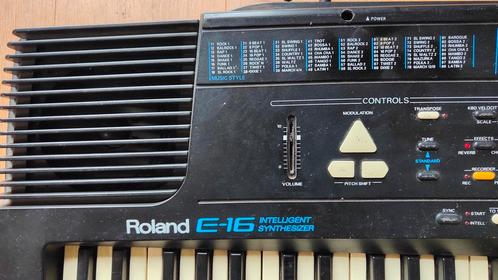 Roland E-16 vintage synthesizer 1993 + netstroomadapter, Muziek en Instrumenten, Synthesizers, Gebruikt, 61 toetsen, Roland, Met midi-aansluiting