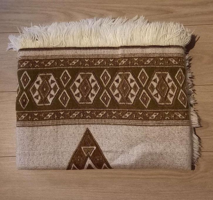 ancienne nappe en tapisserie vintage verte, Maison & Meubles, Nappes, Utilisé, Rectangle, Intérieur, Enlèvement ou Envoi