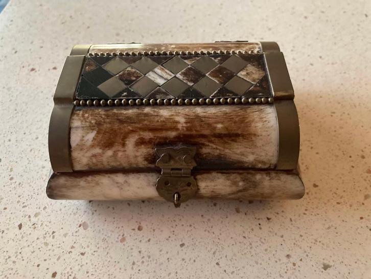 Sierradendoosje belegd met been en messing, Antiek en Kunst, Curiosa en Brocante, Ophalen of Verzenden