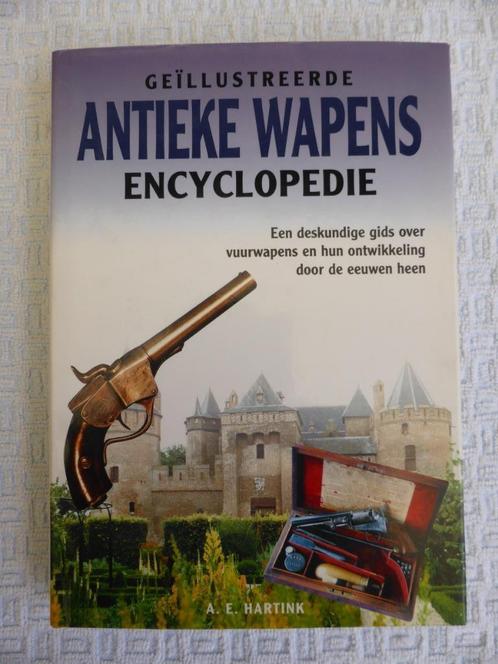 Boek over vuurwapens (W2), Boeken, Oorlog en Militair, Zo goed als nieuw, Algemeen, Niet van toepassing, Ophalen of Verzenden