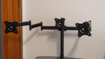 Triple Monitor Mount - 3 Schermen beschikbaar voor biedingen