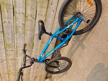 btwin stunt bmx  beschikbaar voor biedingen