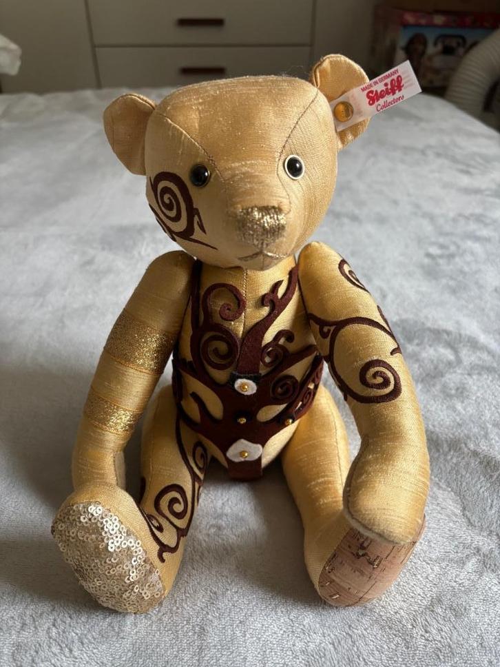 Steiff Designer's Choice Gustav Gold, Verzamelen, Beren en Cherished Teddies, Zo goed als nieuw, Stoffen beer, Steiff, Ophalen of Verzenden