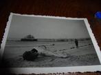 oude foto Blankenberge - pier/bom of raket op strand, Verzamelen, Ophalen of Verzenden, Zo goed als nieuw, Foto