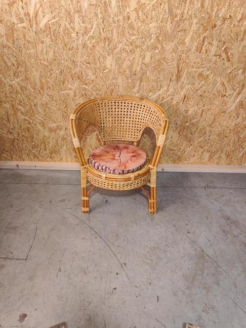 Stoeltje in Rotan – Jaren ’60/’70 – Boho & Retro, Huis en Inrichting, Stoelen, Gebruikt, Eén, Riet of Rotan, Bruin, Ophalen