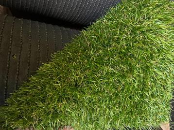 RESTSTUK kunstgras 2.90m op 4m beschikbaar voor biedingen